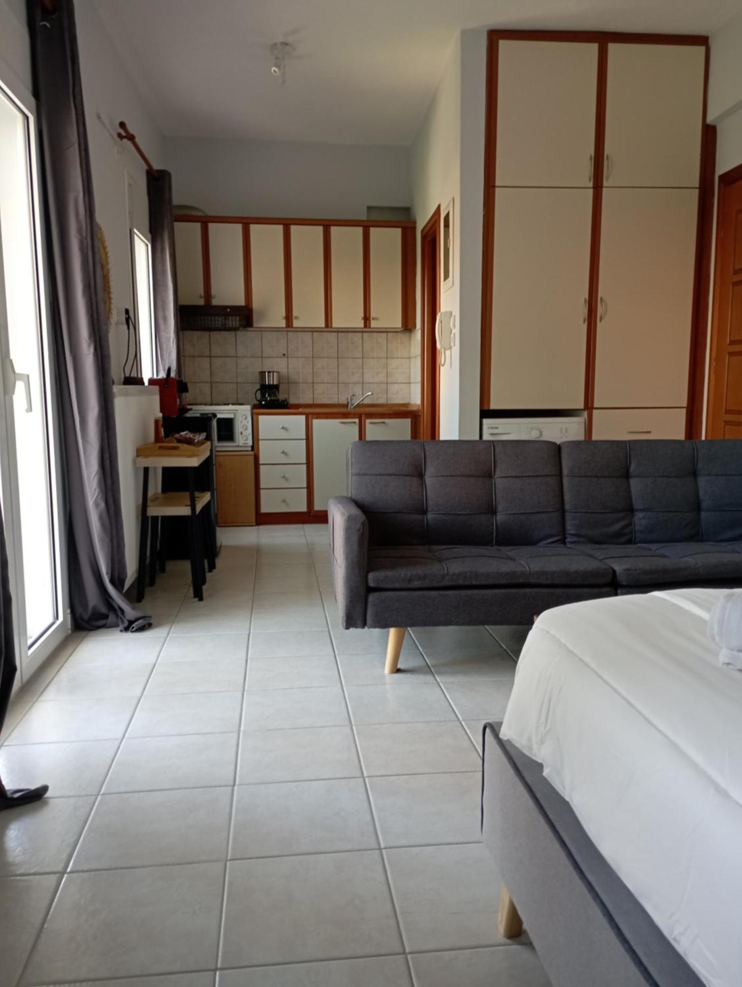 Gk Suites-Constantin View , Auto Check-In 24H Larissa Habitación foto
